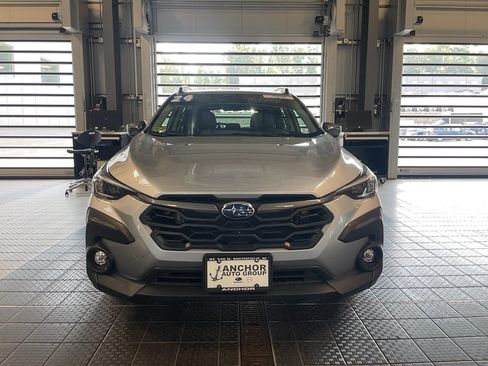 Used 2024 Subaru Crosstrek 2.5i Limited AWD/4WD image 2