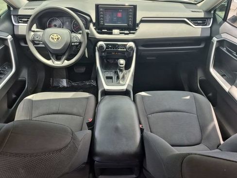 Used 2019 Toyota RAV4 LE FWD image 21