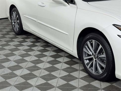 Used 2019 Lexus ES 350 image 12