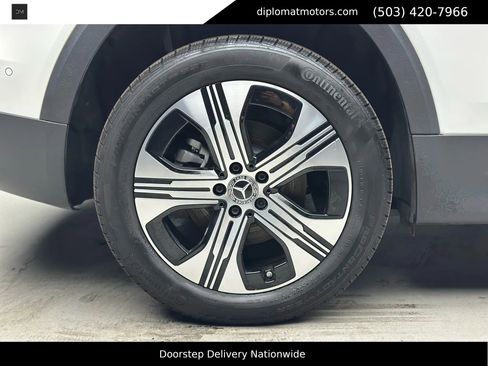 Used 2024 Mercedes-Benz EQB 300 4MATIC image 37