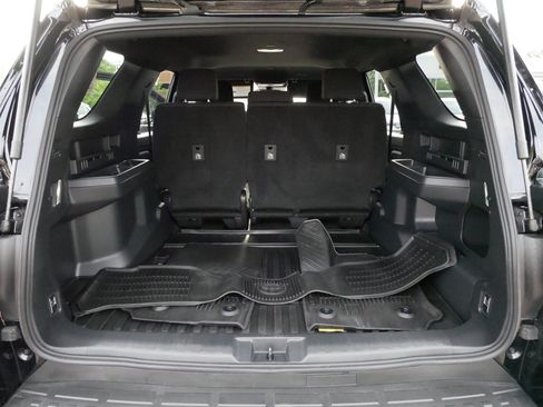 Used 2025 Toyota 4Runner SR5 AWD/4WD image 18