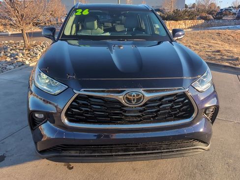 Used 2026 Toyota Highlander Limited image 2