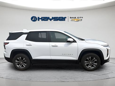 Used 2025 Chevrolet Equinox LT AWD/4WD image 9