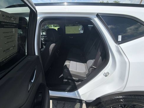 Used 2024 Chevrolet Blazer LT w/ Convenience Package FWD image 21
