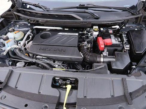 Used 2025 Nissan Rogue SV image 27