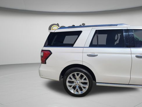 Used 2019 Ford Expedition Platinum RWD image 35
