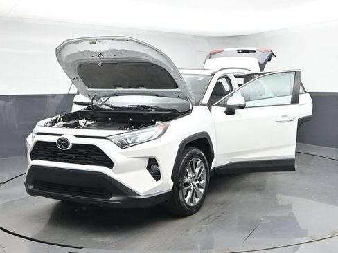 Used 2020 Toyota RAV4 XLE Premium FWD image 46