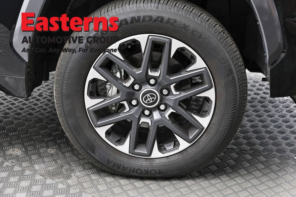 Used 2024 Toyota Tundra Limited AWD/4WD image 36