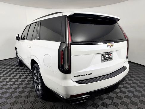 Used 2022 Cadillac Escalade Sport Platinum w/ Heavy-Duty Trailer Package AWD/4WD image 19