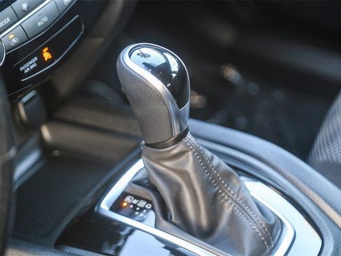 Used 2021 Nissan Rogue Sport SV image 19