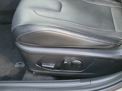 Certified 2023 Hyundai Elantra Limited image 17