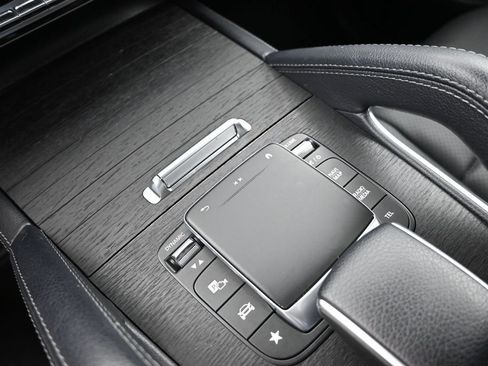 Used 2021 Mercedes-Benz GLE 350 4MATIC w/ AMG Line Exterior image 7