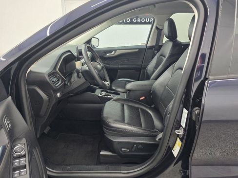 Used 2021 Ford Escape SEL w/ Technology Package FWD image 8