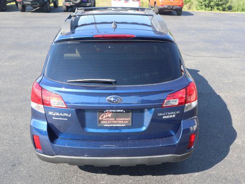 Used 2011 Subaru Outback 2.5i Limited w/ PWR Moonroof Pkg AWD/4WD image 8