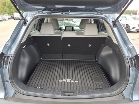 Used 2023 Toyota Corolla Cross LE image 11