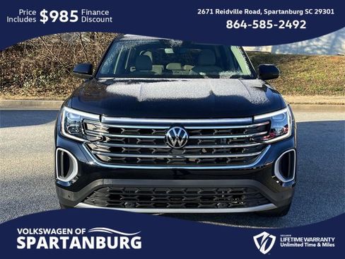 Used 2025 Volkswagen Atlas SE w/ Panoramic Sunroof Package image 8