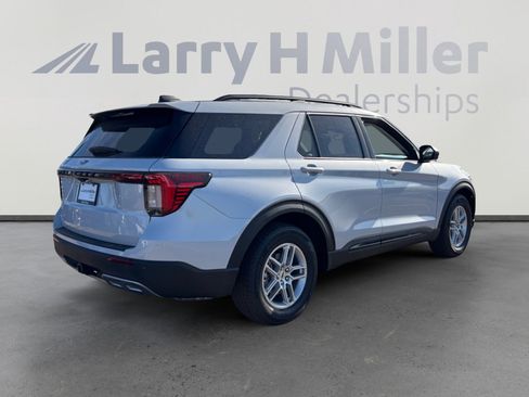 New 2026 Ford Explorer Active w/ Active Comfort Package image 5