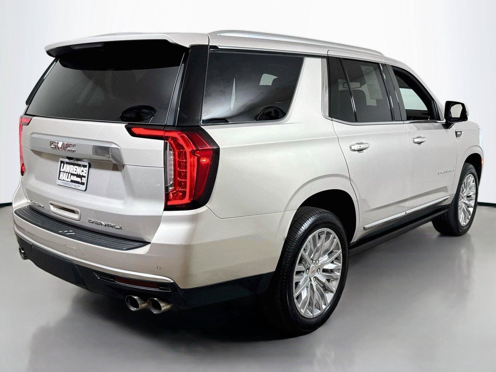 Used 2023 GMC Yukon Denali w/ Max Trailering Package AWD/4WD image 4