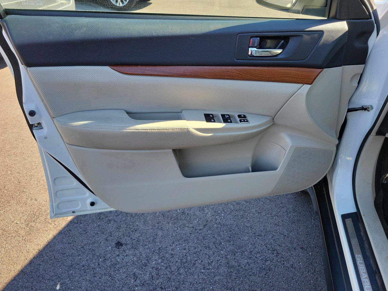 Used 2013 Subaru Outback 2.5i Limited AWD/4WD image 18