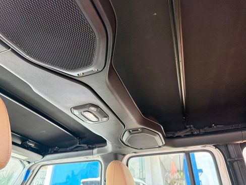 Used 2018 Jeep Wrangler Unlimited Sport S AWD/4WD image 13