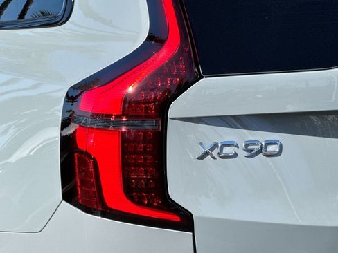 New 2026 Volvo XC90 B6 Ultra image 27