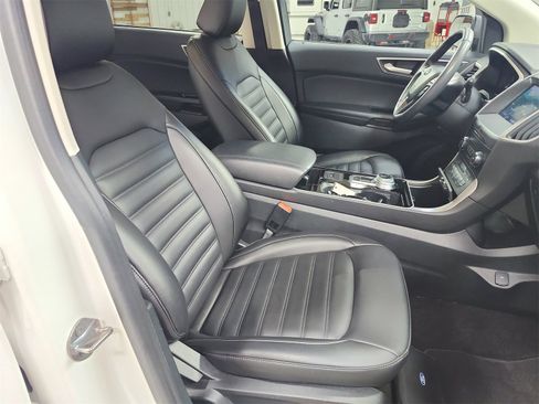 Used 2020 Ford Edge SEL w/ Convenience Package image 37