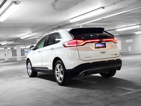 Used 2018 Ford Edge Titanium w/ Canadian Touring Package image 5