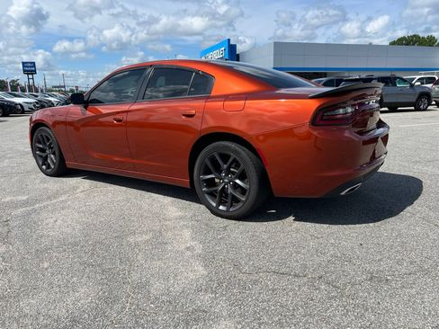 Used 2022 Dodge Charger SXT w/ Blacktop Package RWD image 3