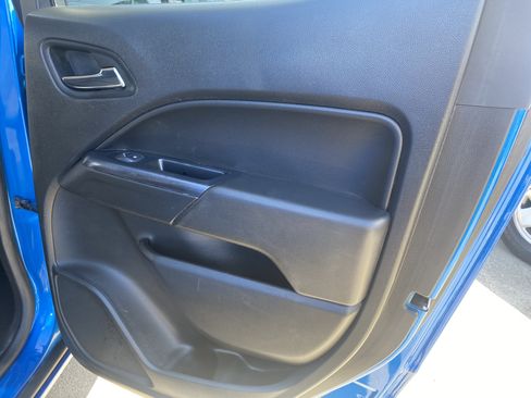 Used 2021 Chevrolet Colorado LT w/ LT Convenience Package RWD image 18