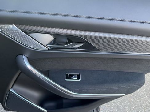 Used 2022 Jaguar F-PACE SVR image 32