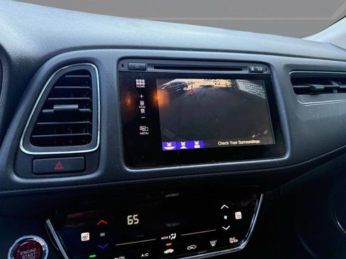 Used 2017 Honda HR-V EX image 12