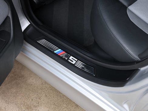 Used 2003 BMW M5 image 51