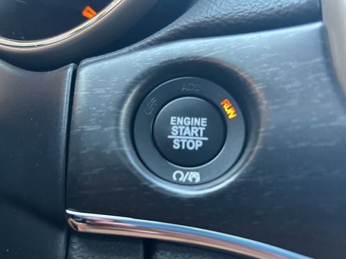 Used 2017 Jeep Grand Cherokee Limited image 38