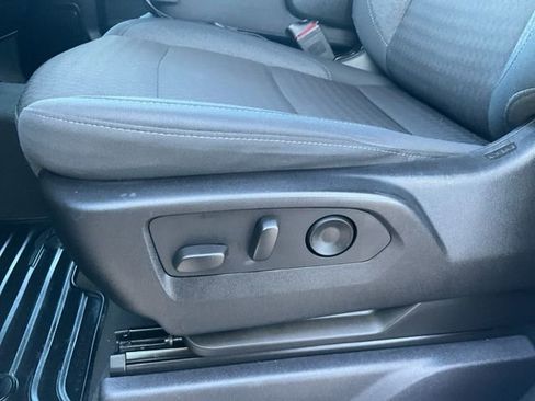 Used 2024 Chevrolet Silverado 2500 Custom w/ Custom Value Package image 6