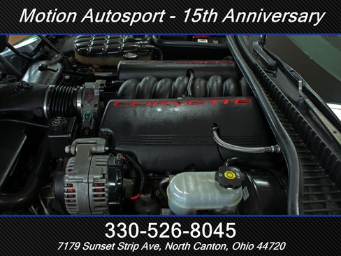 Used 2004 Chevrolet Corvette Coupe w/ Preferred Equipment Group RWD image 17