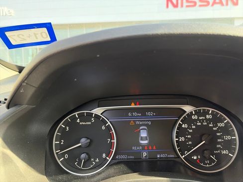 Used 2025 Nissan Altima 2.5 SV FWD image 18