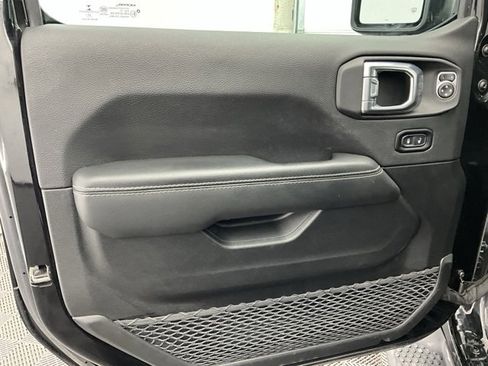 Used 2023 Jeep Wrangler Unlimited Sahara w/ Cold Weather Group image 12