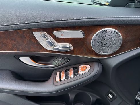 Used 2017 Mercedes-Benz GLC 300 4MATIC image 26