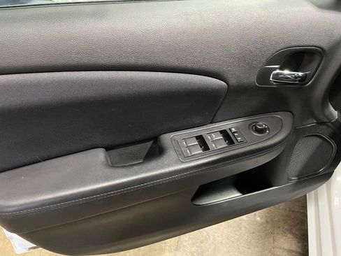 Used 2013 Chrysler 200 Touring w/ Cold Weather Group image 4