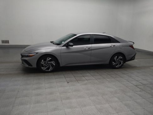 Used 2025 Hyundai Elantra Sport FWD image 2