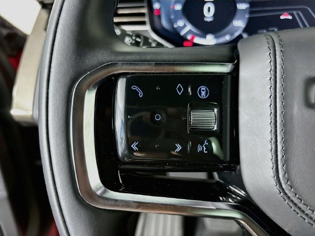 Used 2025 Land Rover Range Rover Sport SE AWD/4WD image 10