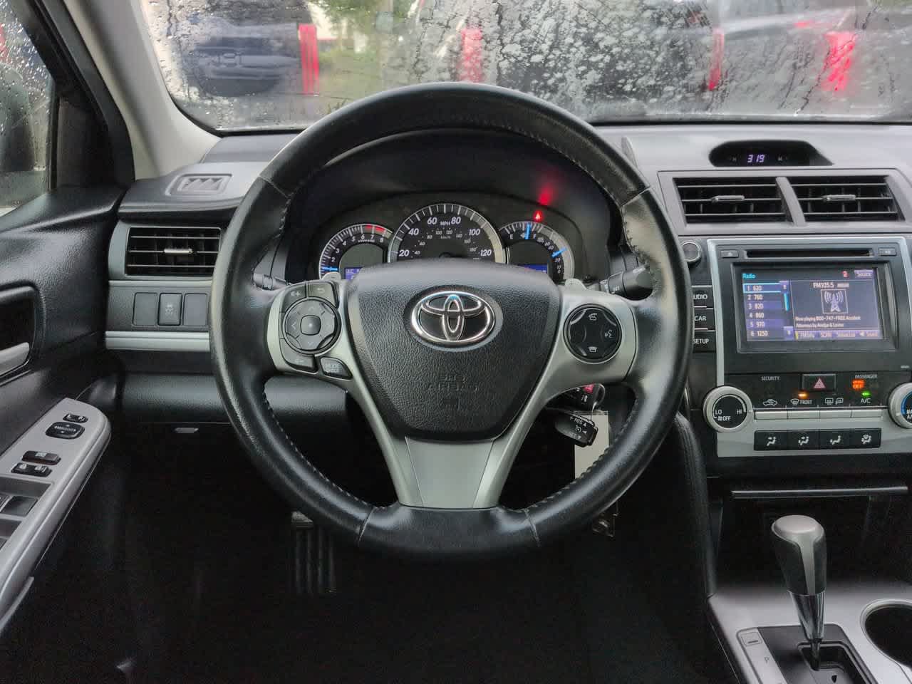 Used 2014 Toyota Camry SE FWD image 15