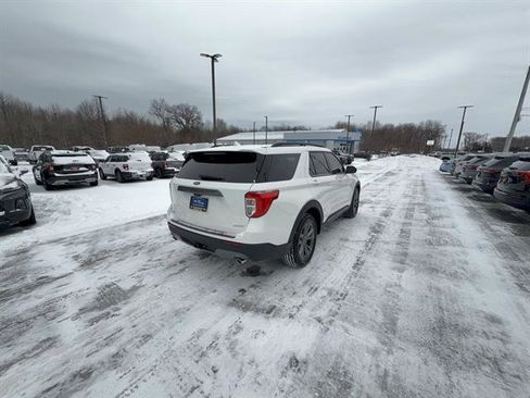 Certified 2023 Ford Explorer XLT w/ Equipment Group 202A image 6