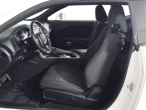 Used 2019 Dodge Challenger SXT image 19
