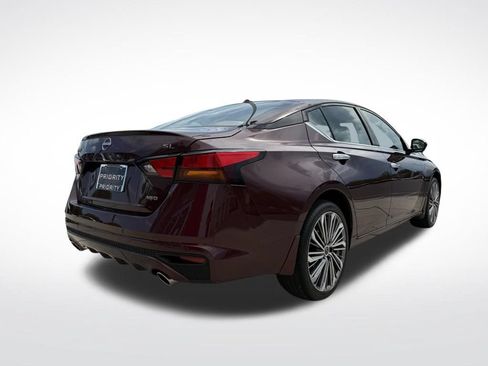 Used 2024 Nissan Altima 2.5 SL AWD/4WD image 4