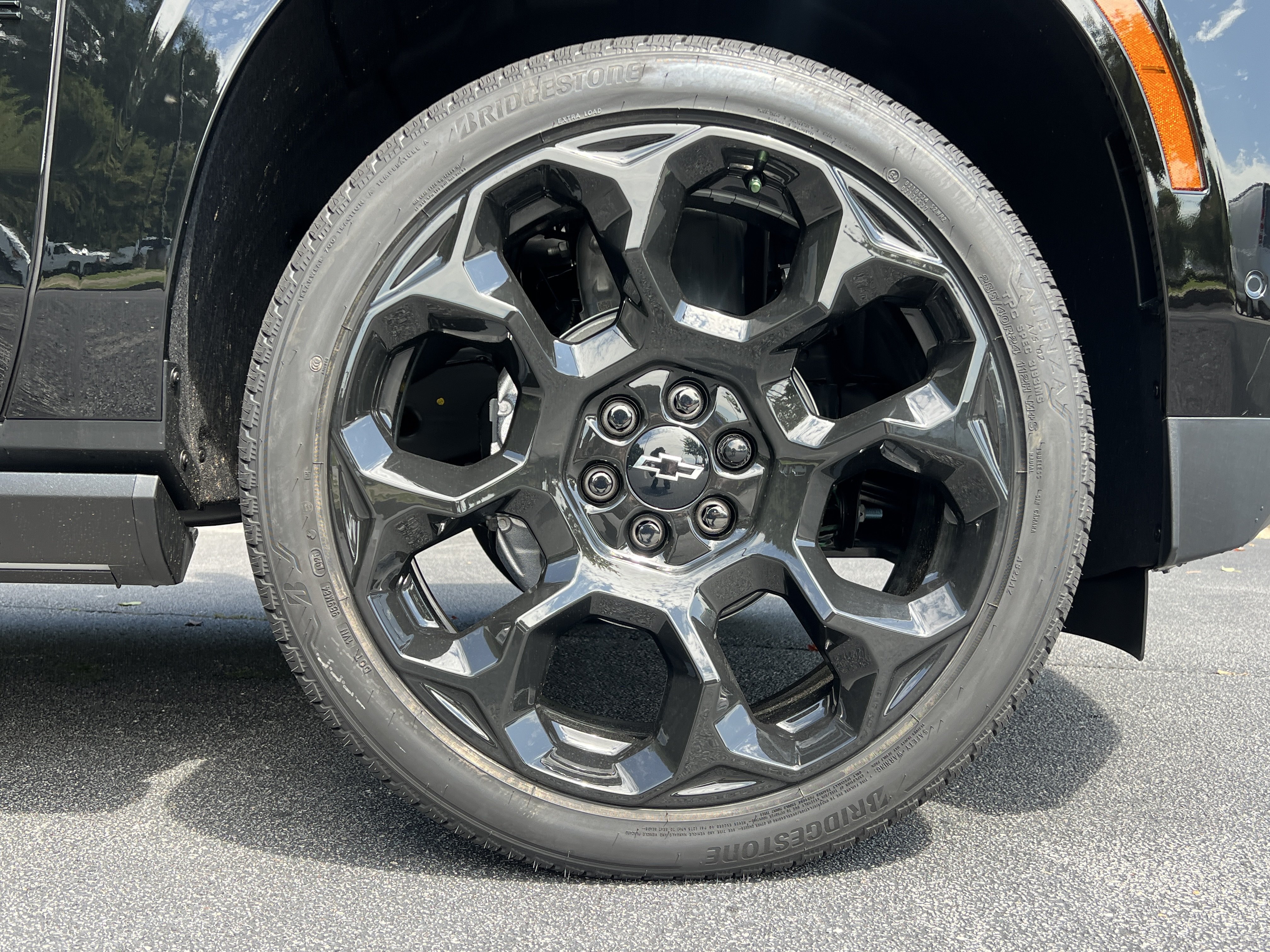 New 2026 Chevrolet Tahoe High Country AWD/4WD image 13