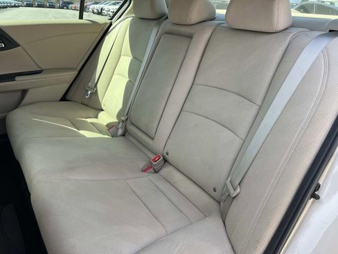 Used 2017 Honda Accord EX image 19