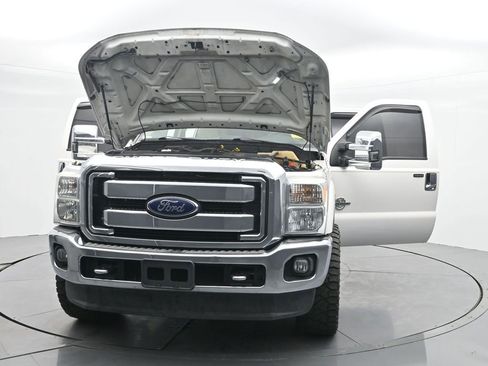 Used 2015 Ford F250 Lariat w/ Chrome Package image 31