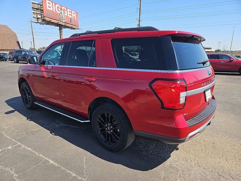Used 2022 Ford Expedition XLT image 4