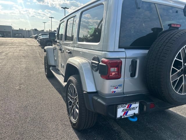 Used 2023 Jeep Wrangler Unlimited Sahara w/ Cold Weather Group AWD/4WD image 11